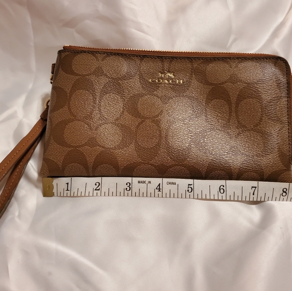 Large Coach Double Corner Zip Wristlet Wallet - Picture 4 of 10